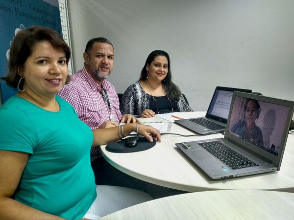 Trabalhos de Conclusão de Curso foram defendidos à distância via webconferência de alunos com a banca examinadora